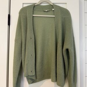 Cozy Green Vince Women's Sweater